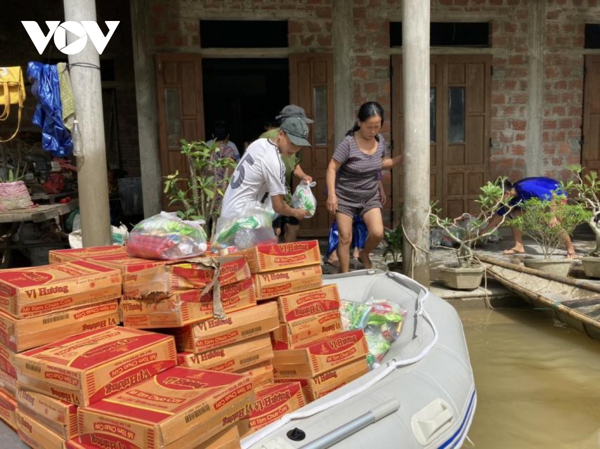 Tăng cường kiểm tra, ngăn chặn đầu cơ, tăng giá hàng hóa ở vùng lũ