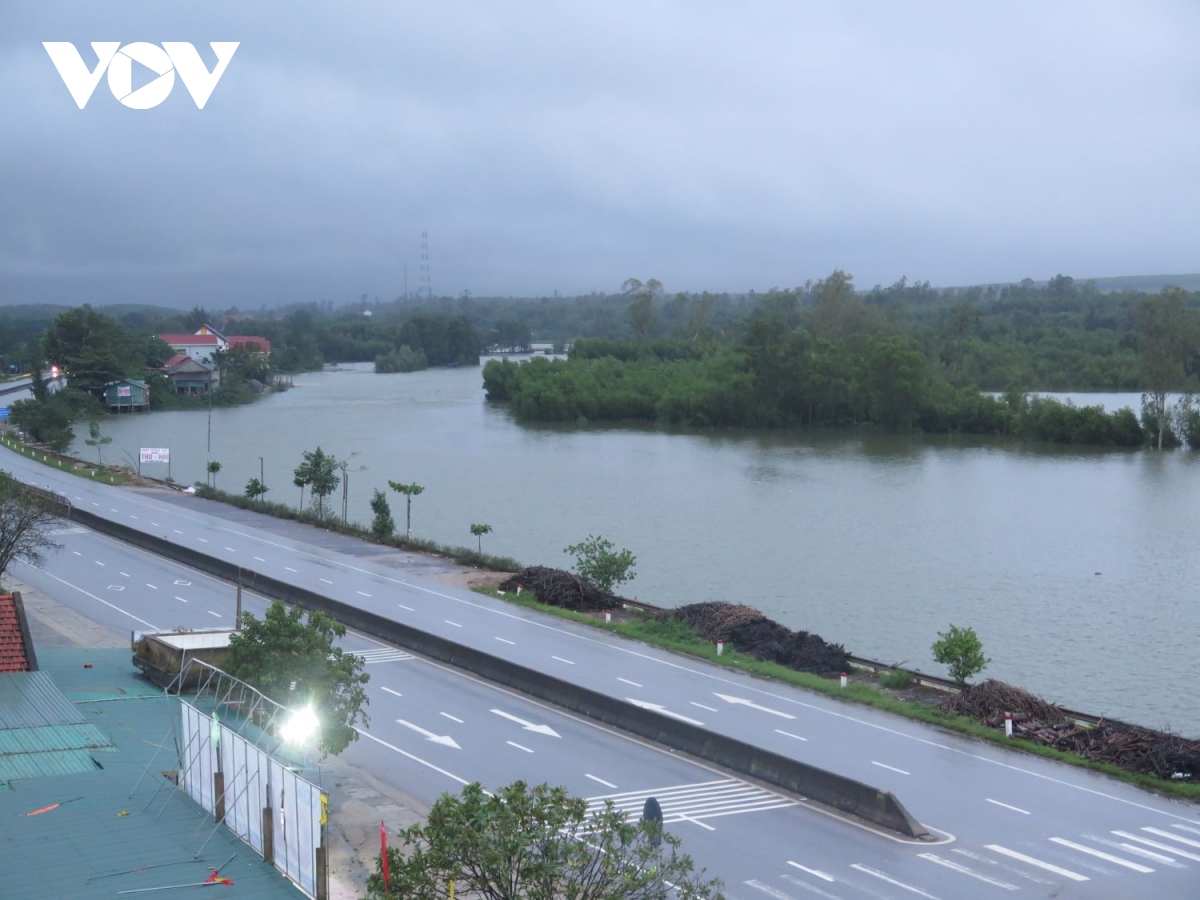 Hơn 90.000 nhà bị ngập, 4 người chết do mưa lũ ở Quảng Bình