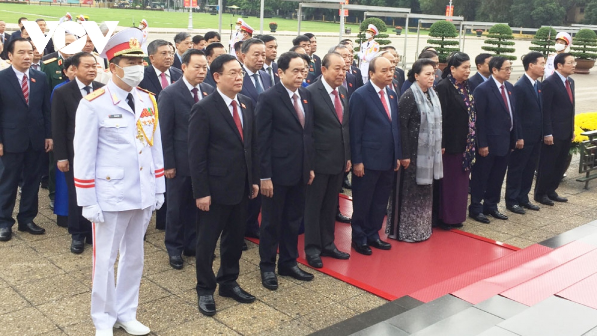 Lãnh đạo Đảng, Nhà nước, Quốc hội vào Lăng viếng Chủ tịch Hồ Chí Minh