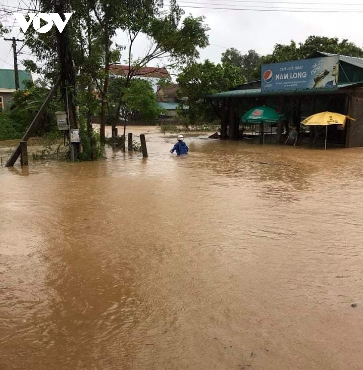 Mưa lũ ở Quảng Bình làm hơn 14.000 nhà dân ngập nặng,1 người chết