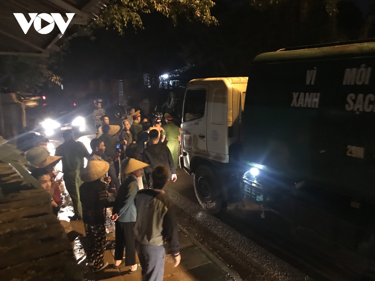Thông xe chở rác khu xử lý Nam Sơn trong sự đồng thuận chưa cao của người dân