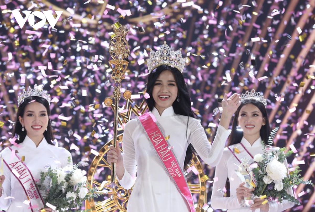 Đỗ Thị Hà đăng quang Hoa hậu Việt Nam 2020