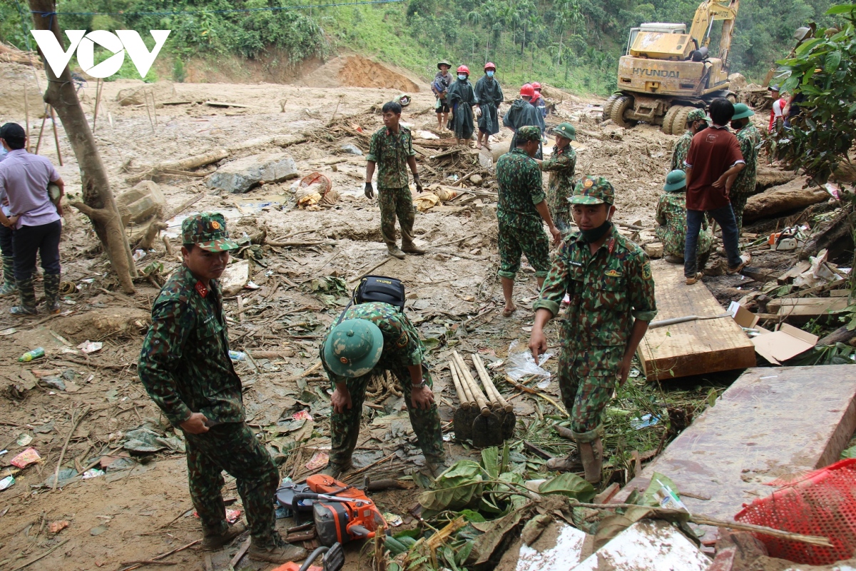 Bộ đội sẽ dựng nhà tạm cho người dân Trà Leng