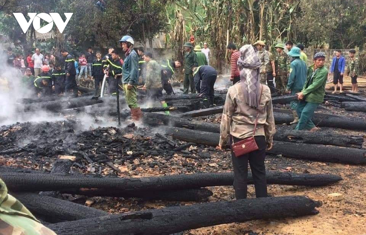 Hỏa hoạn thiêu rụi nhà sàn ở Sơn La