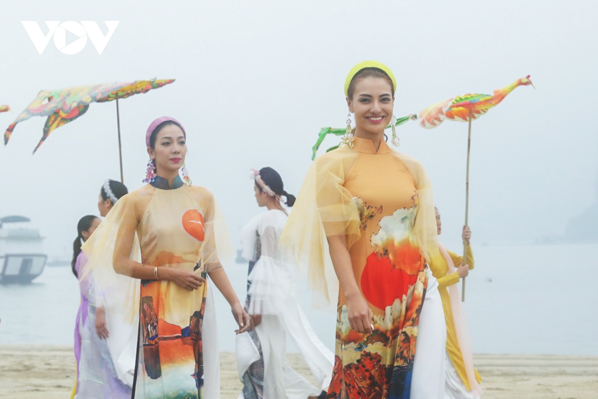 Độc đáo Festival áo dài Quảng Ninh 2020: Về miền di sản