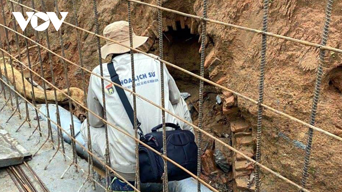 Thi công kênh nước, phát hiện mộ cổ hàng ngàn năm tuổi