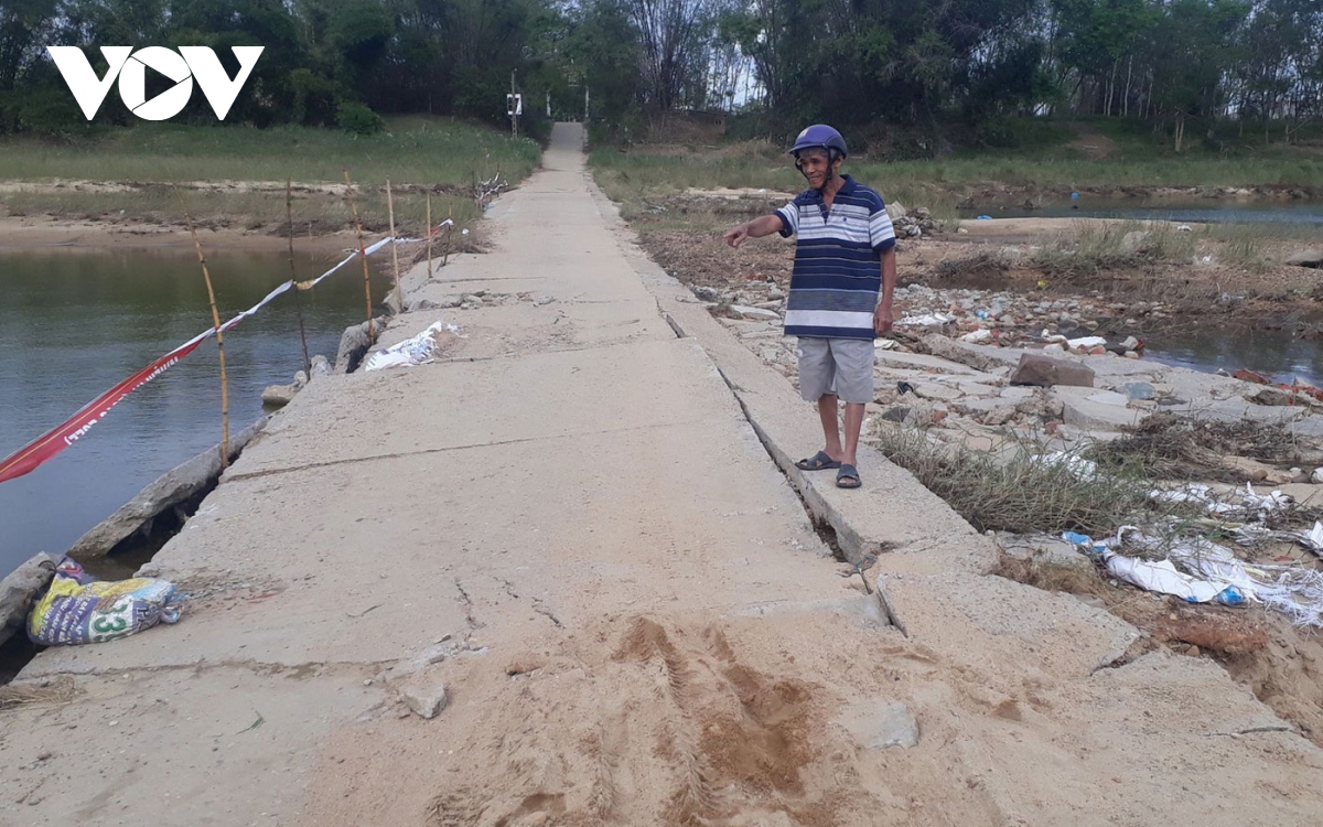 Người dân Quảng Nam mong mỏi cây cầu nơi ốc đảo giữa sông Thu Bồn