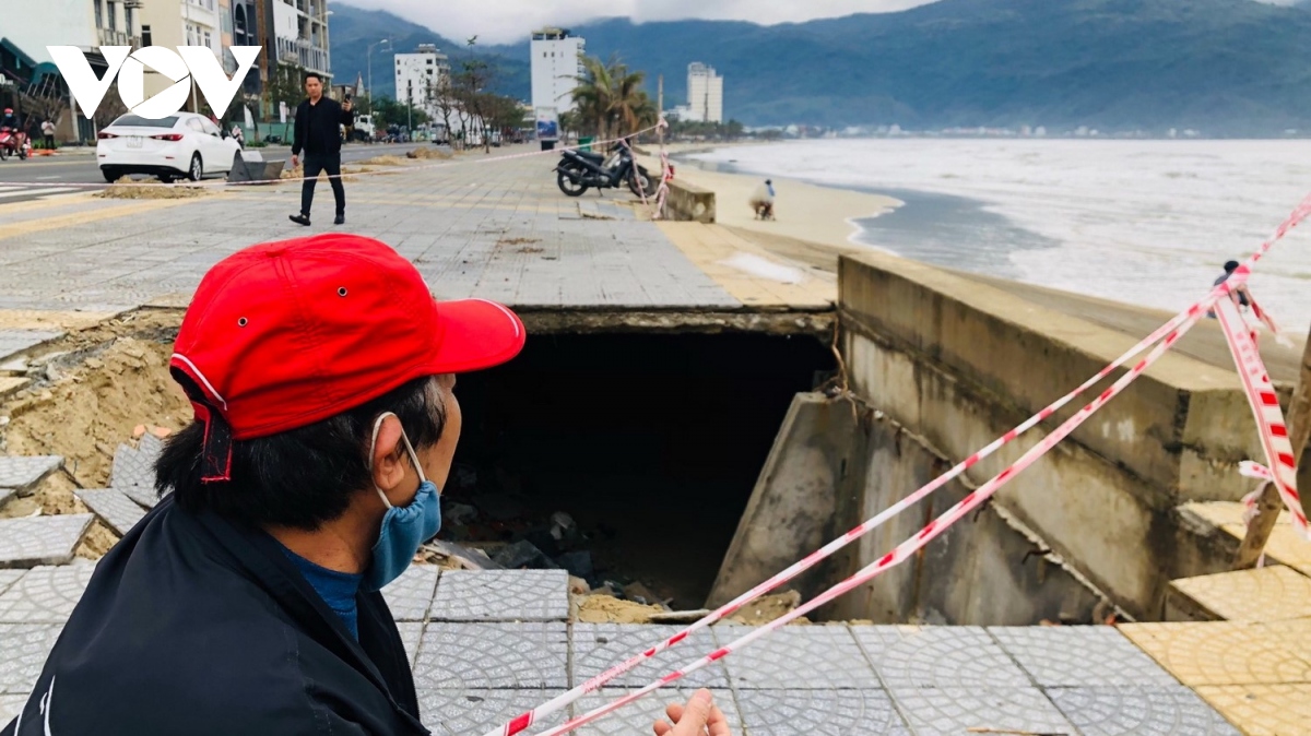 Cần có giải pháp chống sạt lở bờ biển tại Đà Nẵng