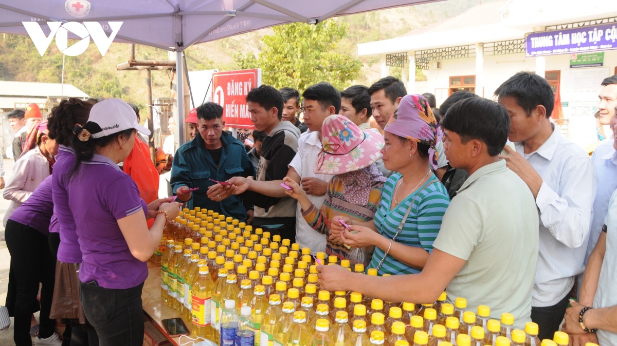 Ấm áp Tết vì người nghèo và nạn nhân chất độc da cam ở Sơn La