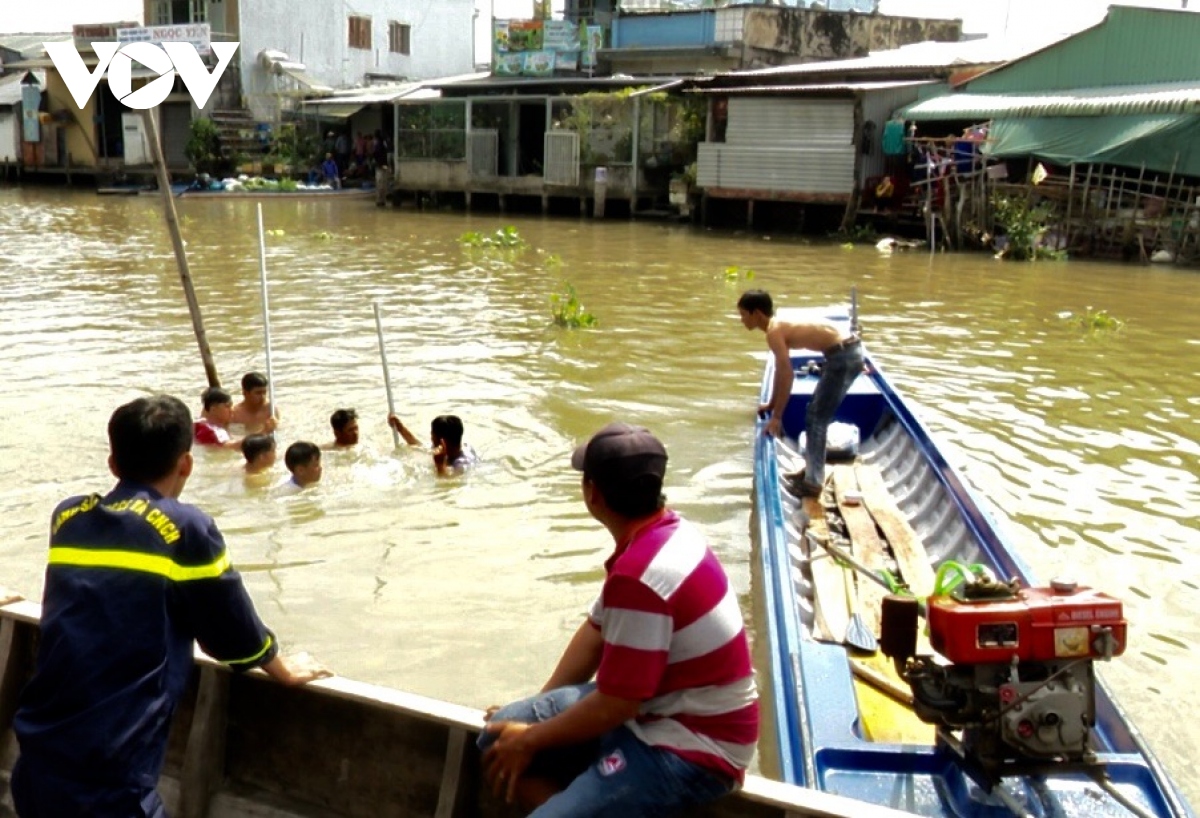 Chìm ghe sông Ba Láng xã Tân Phú Thạnh làm 1 người chết