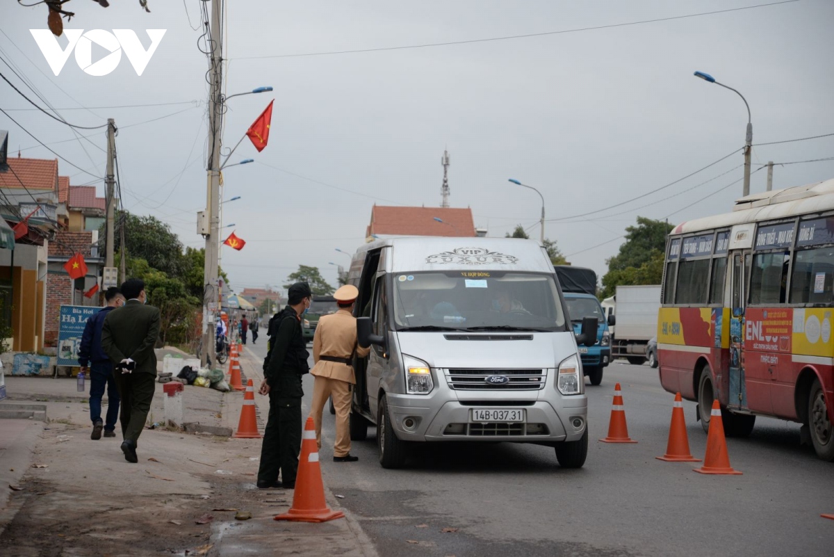 Tạm dừng các hoạt động vận tải khách đường bộ, đường thủy tại Quảng Ninh