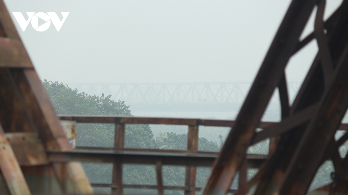 Sương mù bao trùm khắp nơi ở Hà Nội