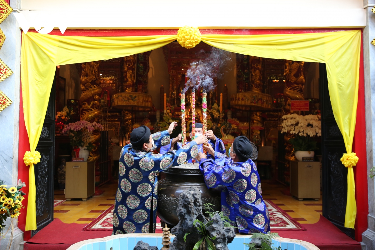 Lễ Khai hạ ở lăng Ông Bà Chiểu TPHCM: Ước nguyện cho năm mới bình an