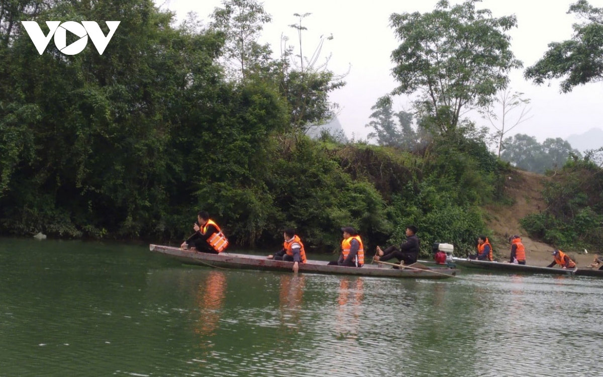 Tìm thấy thi thể hiệu trưởng tự vẫn ở sông Lam