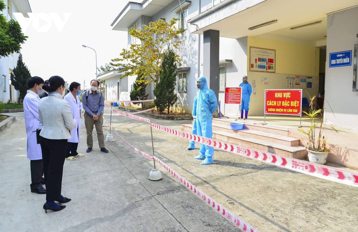 Khẩn trương thành lập bệnh viện dã chiến tại Điện Biên Phủ