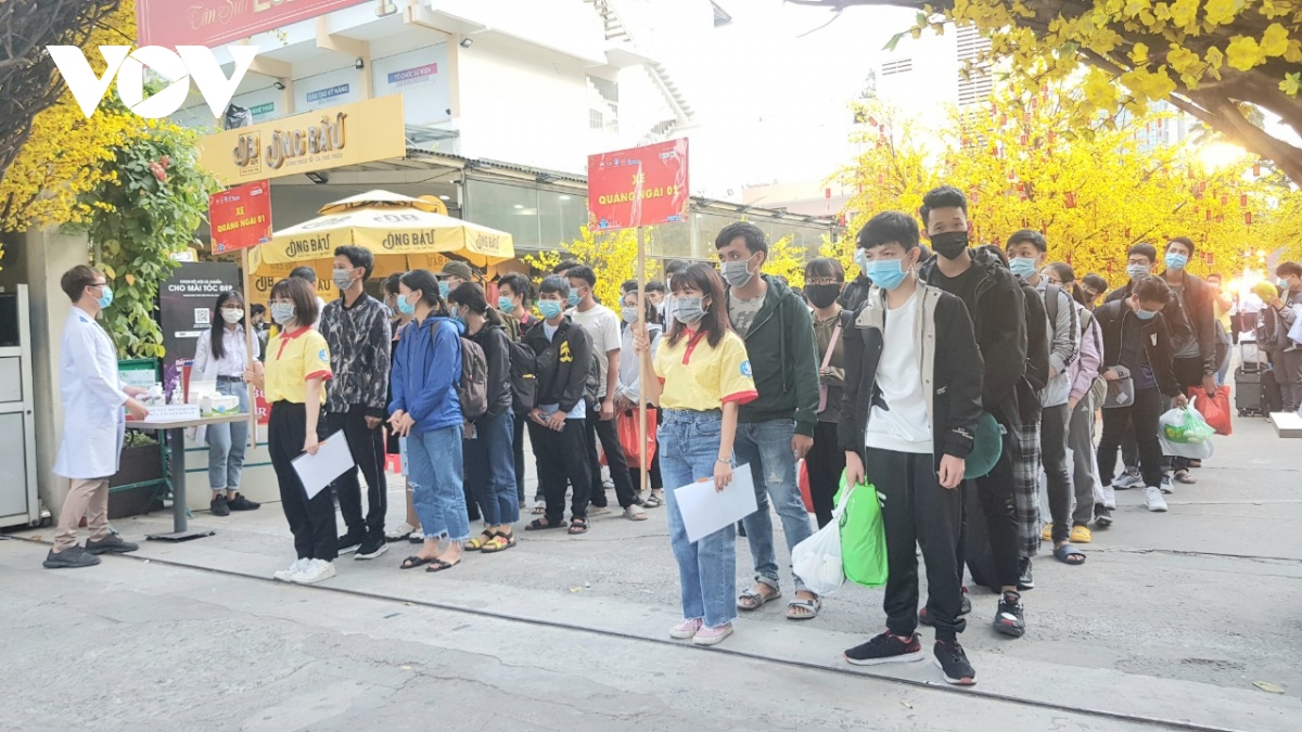 Gần 4.000 vé xe miễn phí cho sinh viên ở TP HCM về quê đón Tết