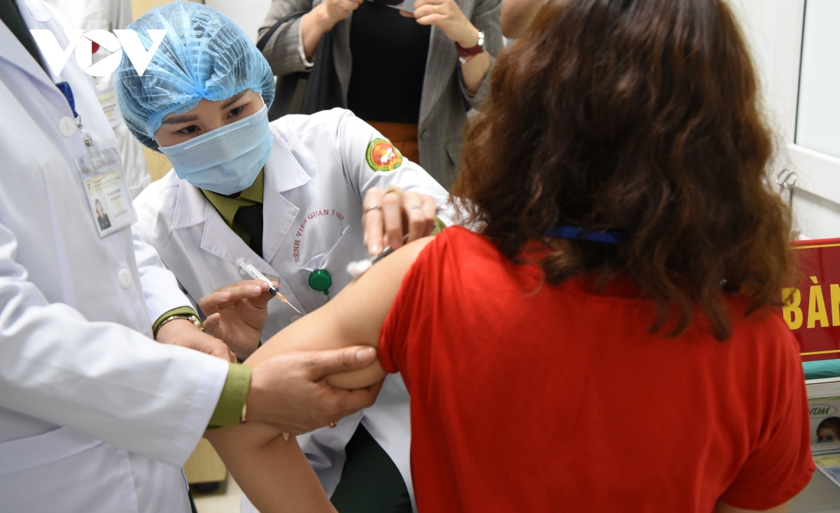 100% tình nguyện viên tiêm vaccine Nano Covax đều sinh kháng thể trong máu