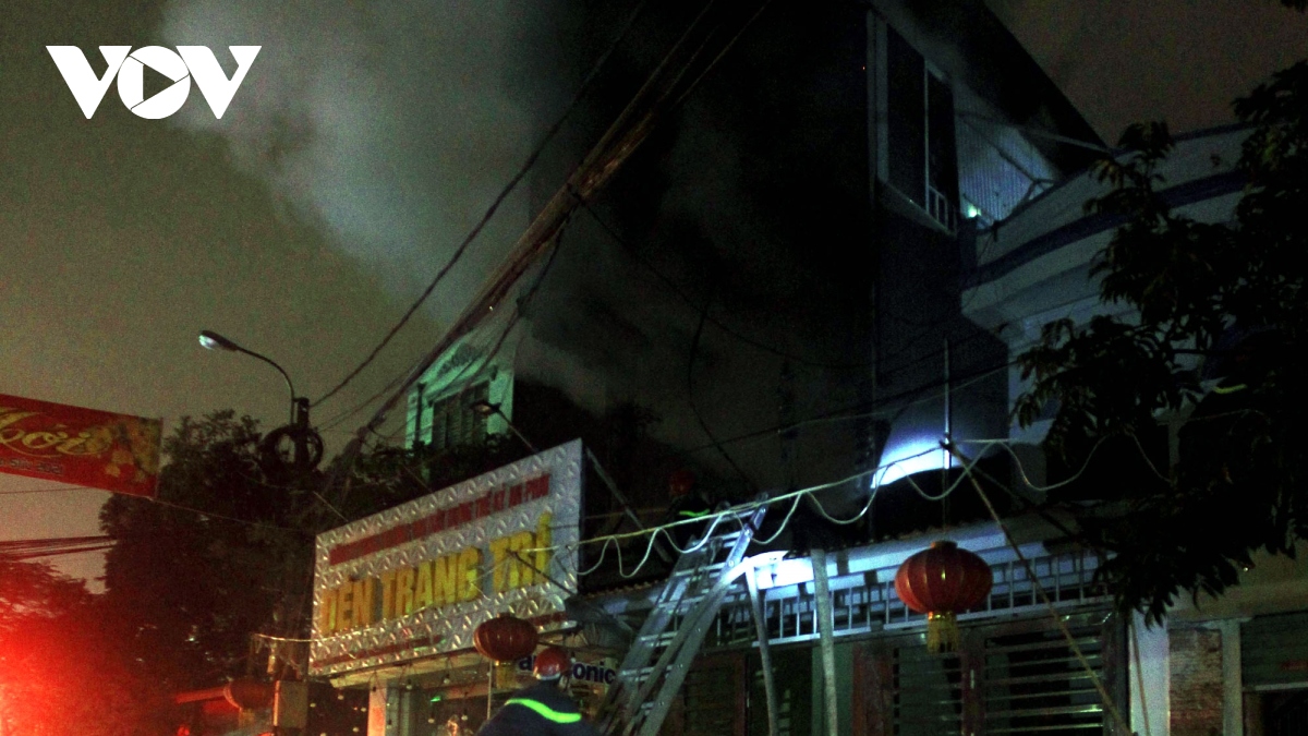 Cháy lớn tại Công ty thiết bị điện trên đường Thiên Lôi (Hải Phòng)