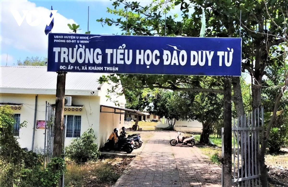 Giáo viên Cà Mau làm công tác thư viện bị cắt phụ cấp thâm niên