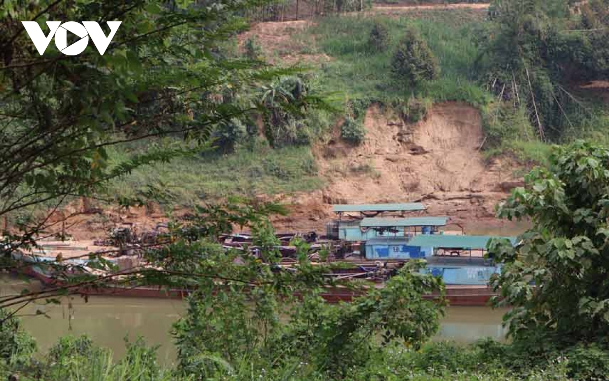 Bình Phước đề nghị gia hạn khai thác cát cho Công ty gây sạt lở sông Đồng Nai