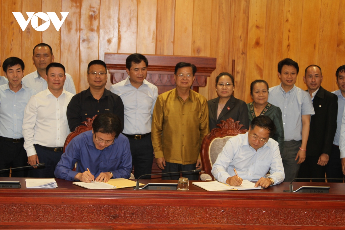 Nghiệm thu, bàn giao tạm thời một số hạng mục Nhà Quốc hội Lào mới
