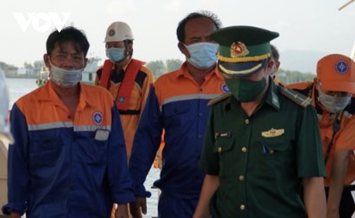 Cứu thành công 6 ngư dân bị nạn trên trên vùng biển Vũng Tàu