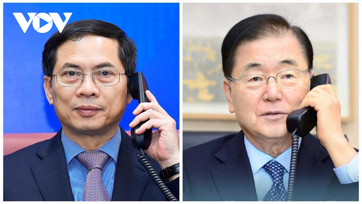 Bộ trưởng Ngoại giao Việt Nam và Hàn Quốc điện đàm