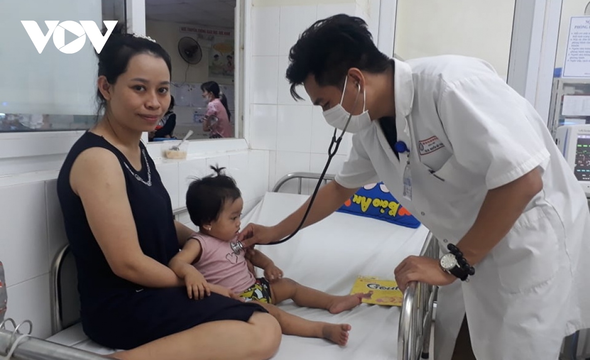 Gia tăng bệnh tay chân miệng ở trẻ tại Đà Nẵng