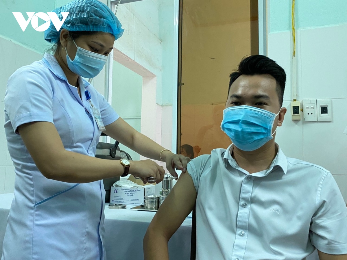Quảng Nam, Quảng Ngãi, Đắk Lắk và Tiền Giang triển khai tiêm vaccine ngừa Covid-19