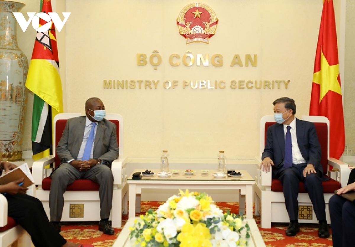 Bộ trưởng Bộ Công an tiếp Đại sứ Mozambique tại Việt Nam