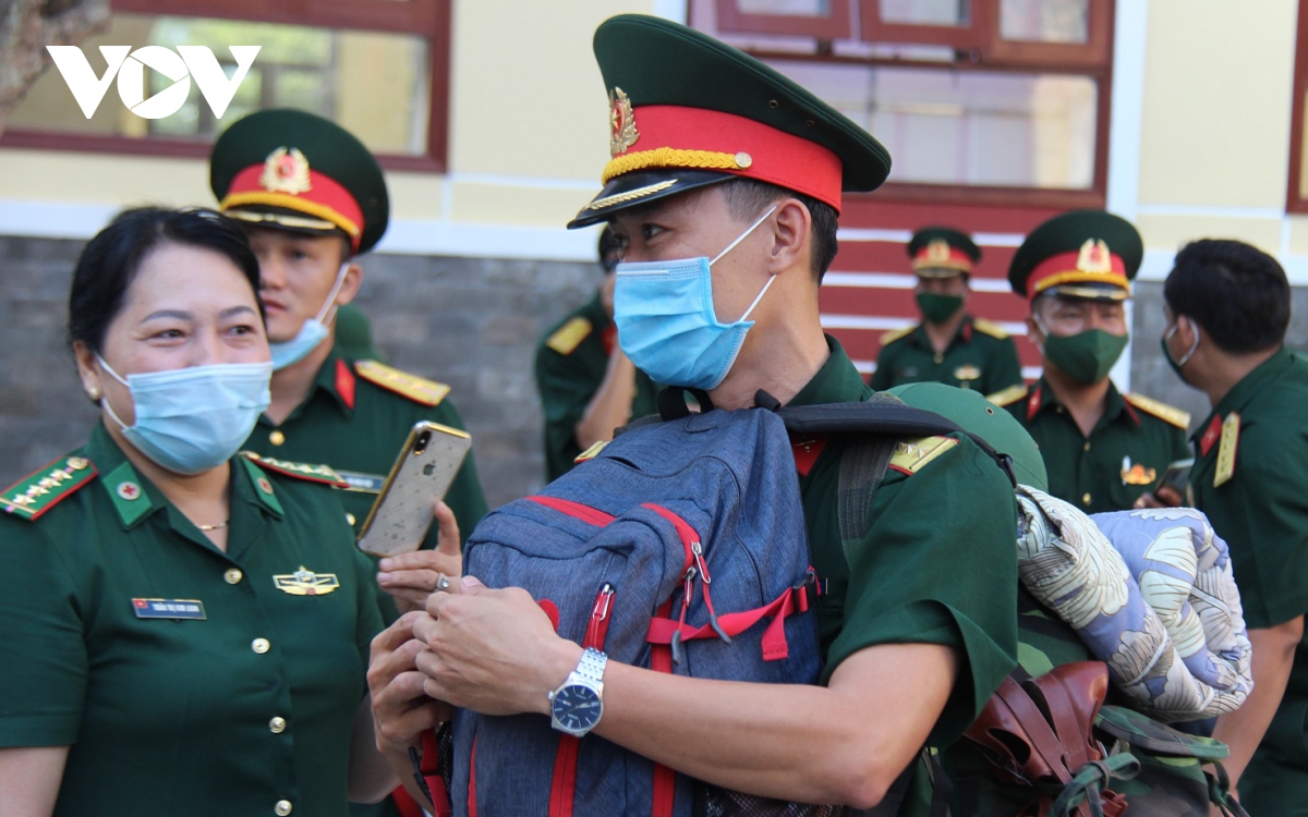 Quảng Nam tăng cường 42 sỹ quan, quân nhân chuyên nghiệp lên biên giới chống dịch