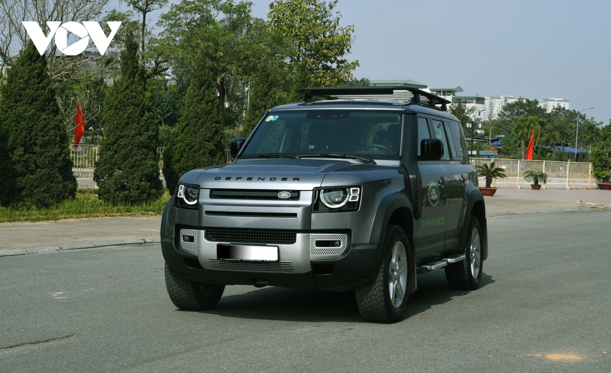 Land Rover Defender - mẫu SUV địa hình đang được mong đợi