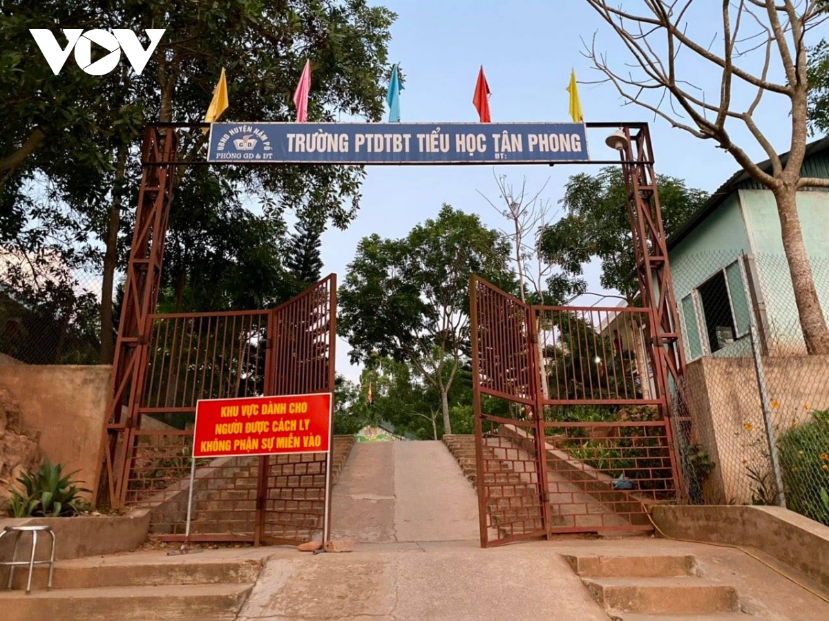 Đình chỉ 3 cán bộ liên quan đến chùm ca COVID-19 tại xã Si Pa Phìn, Điện Biên