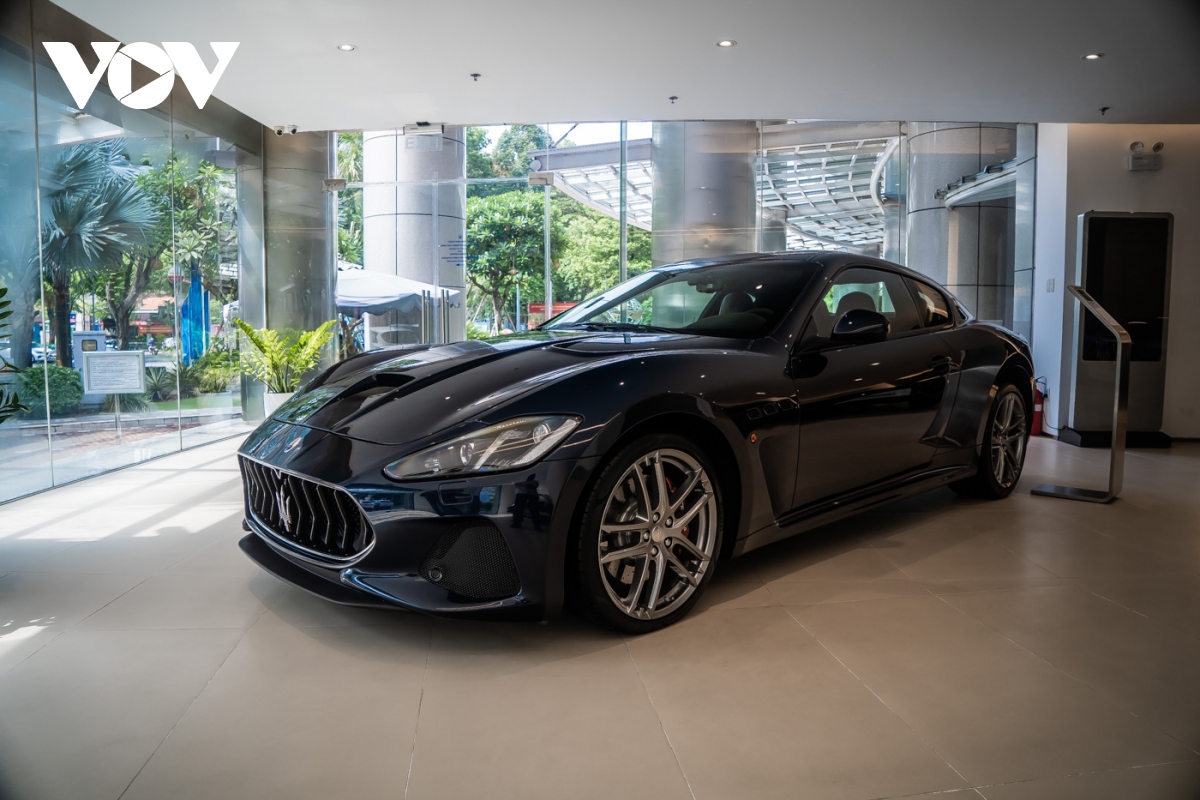 Cận cảnh Maserati GranTurismo bản nâng cấp giá gần 14 tỷ đồng tại Việt Nam