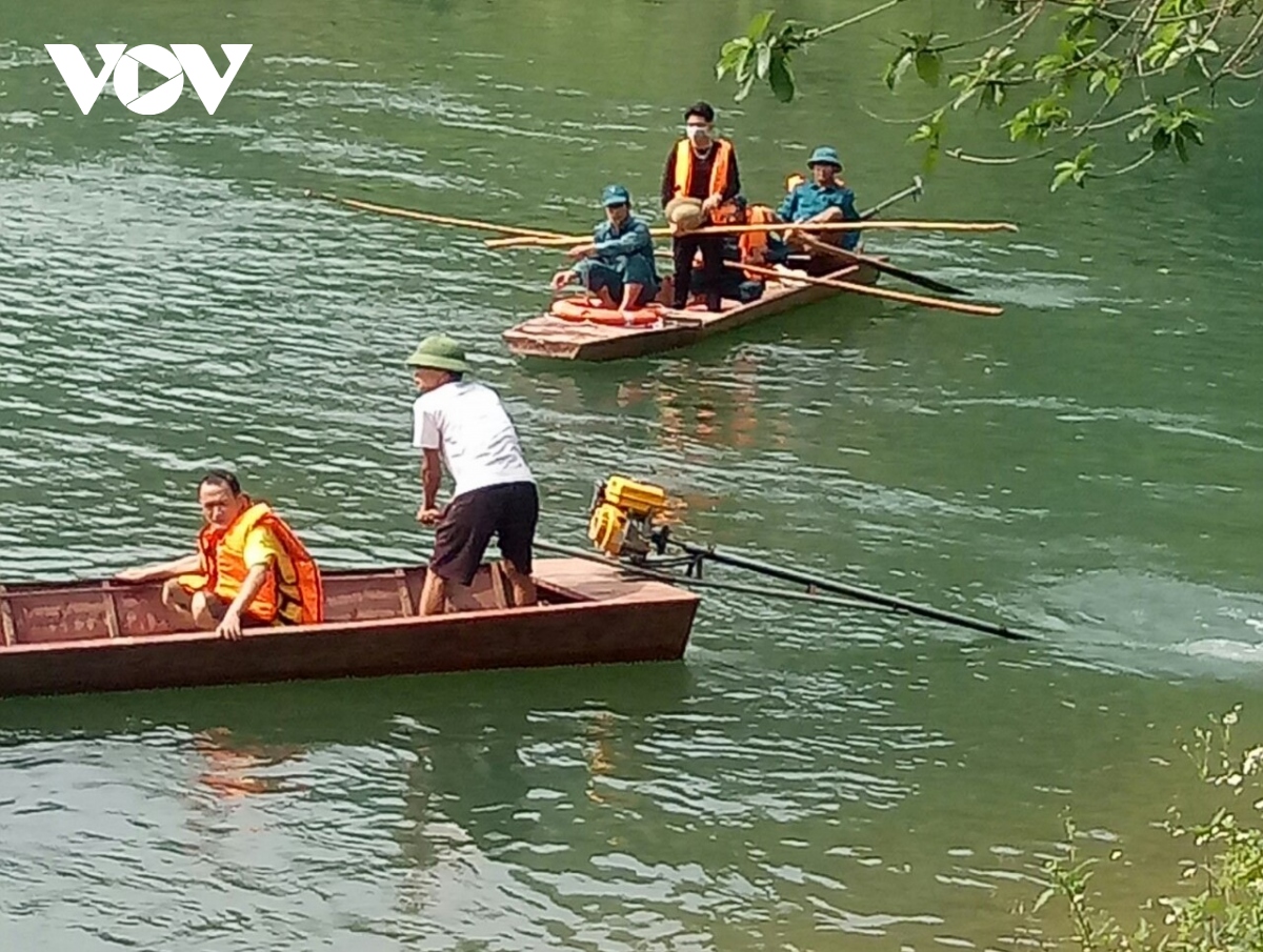 Lật thuyền trên sông Chảy khiến 1 người tử vong