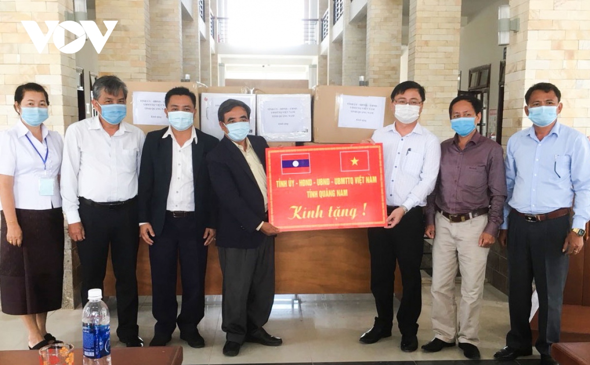 Quảng Nam hỗ trợ trang thiết bị phòng chống dịch Covid-19 cho tỉnh Sê Kông (Lào)