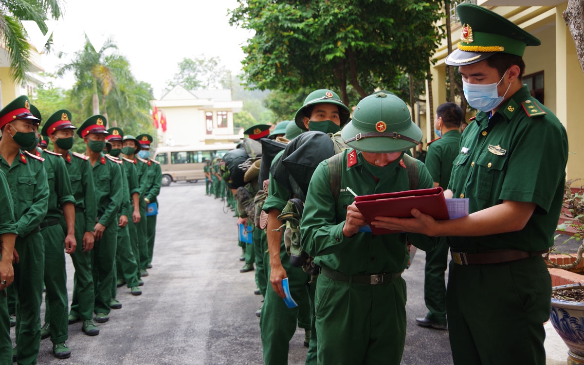 Điện Biên: Tăng cường  90 cán bộ, chiến sĩ lên các chốt tuyến biên giới chống dịch