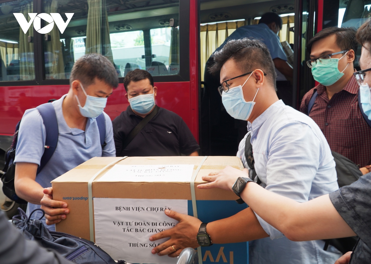 Bệnh viện Chợ Rẫy cử "đội tinh nhuệ" chi viện Bắc Giang chống dịch Covid-19