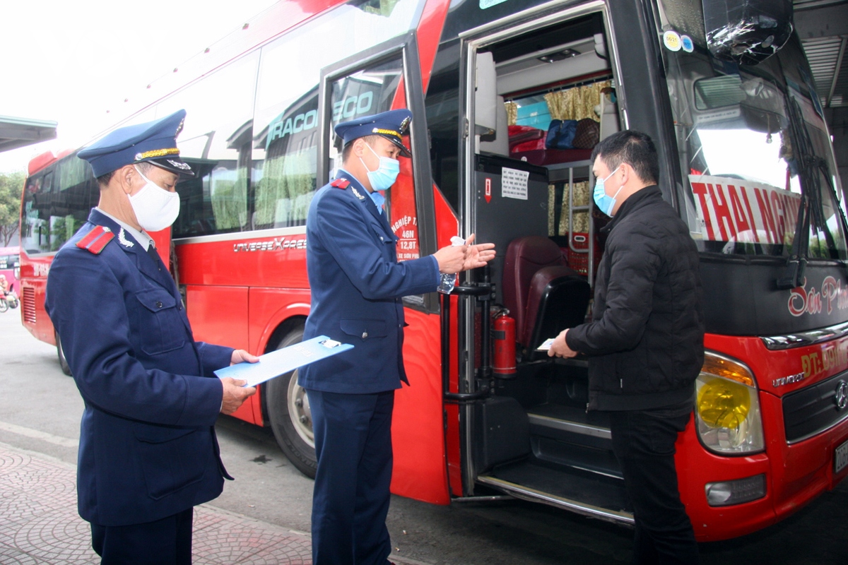Lai Châu xử phạt nhiều lái xe chở khách vi phạm quy định phòng, chống dịch
