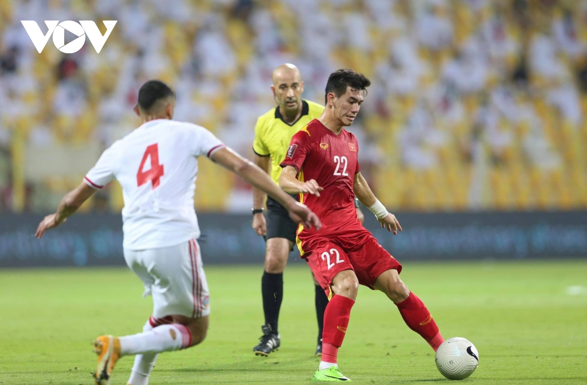 Toàn cảnh màn rượt đuổi tỷ số giữa ĐT Việt Nam và UAE trên sân Zabeel