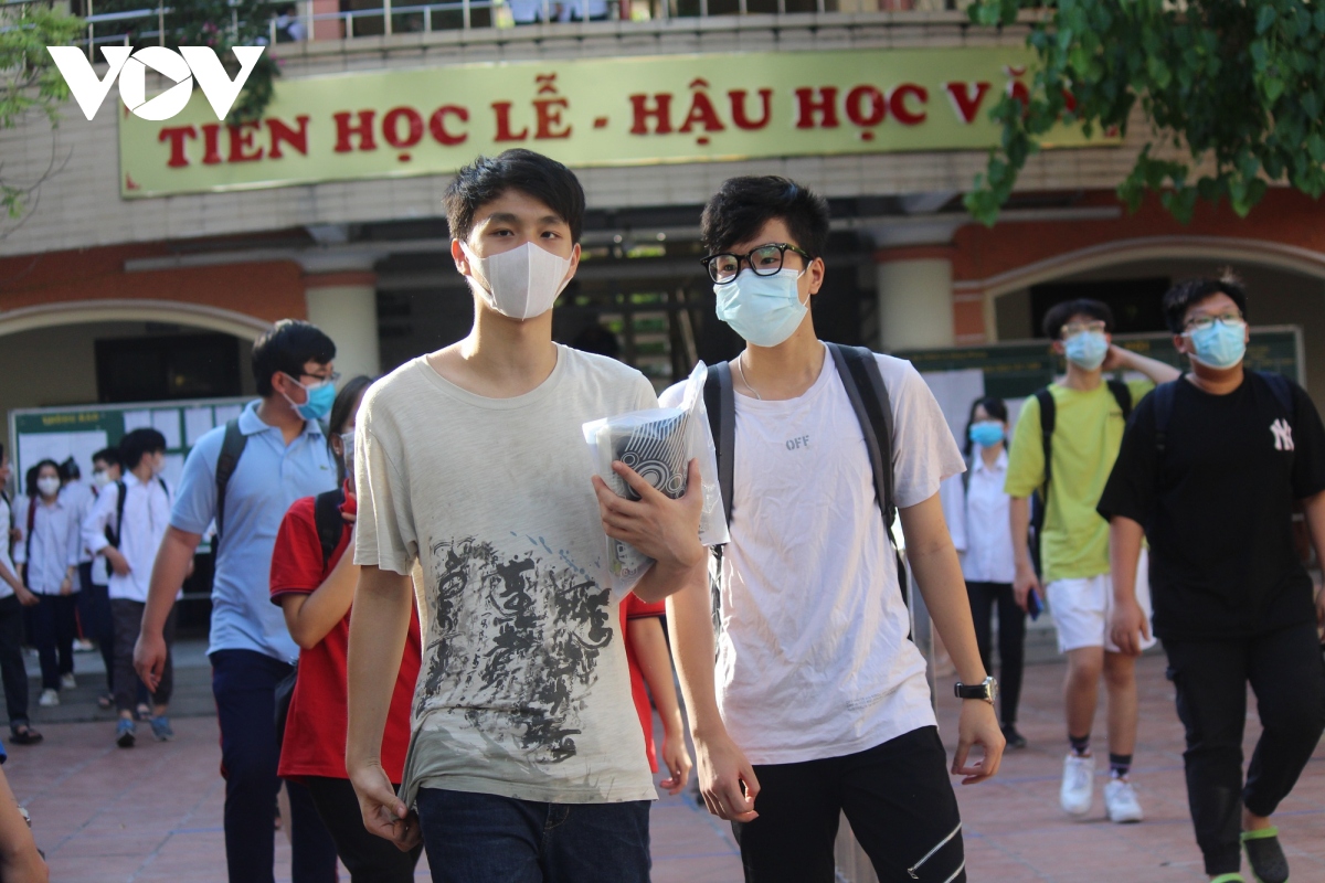 Đề thi Hóa vào lớp 10 Chuyên tại Hà Nội: Nhiều thí sinh tiếc vì không tập trung