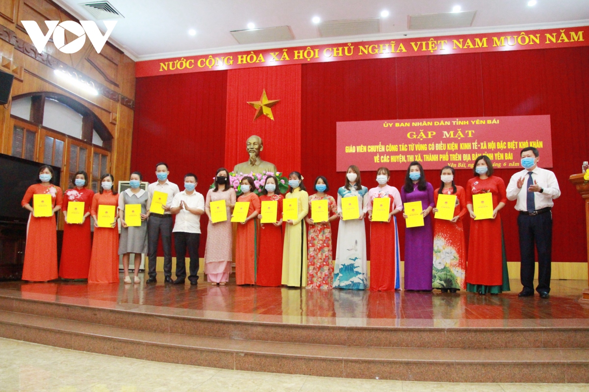 45 giáo viên vùng cao Yên Bái được chuyển vùng công tác