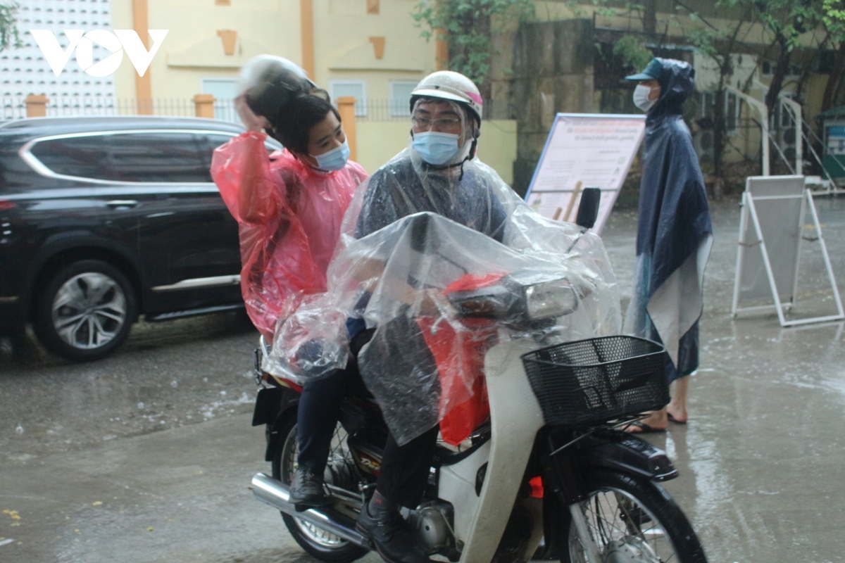 Hà Nội yêu cầu đảm bảo an toàn tuyệt đối cho thí sinh thi vào 10 trong thời tiết mưa bão