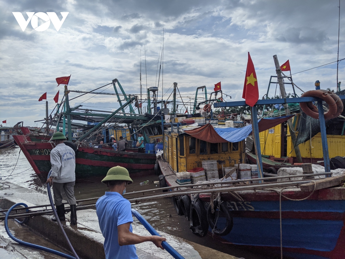 Hải Phòng, Quảng Ninh cấm biển để ứng phó bão số 2
