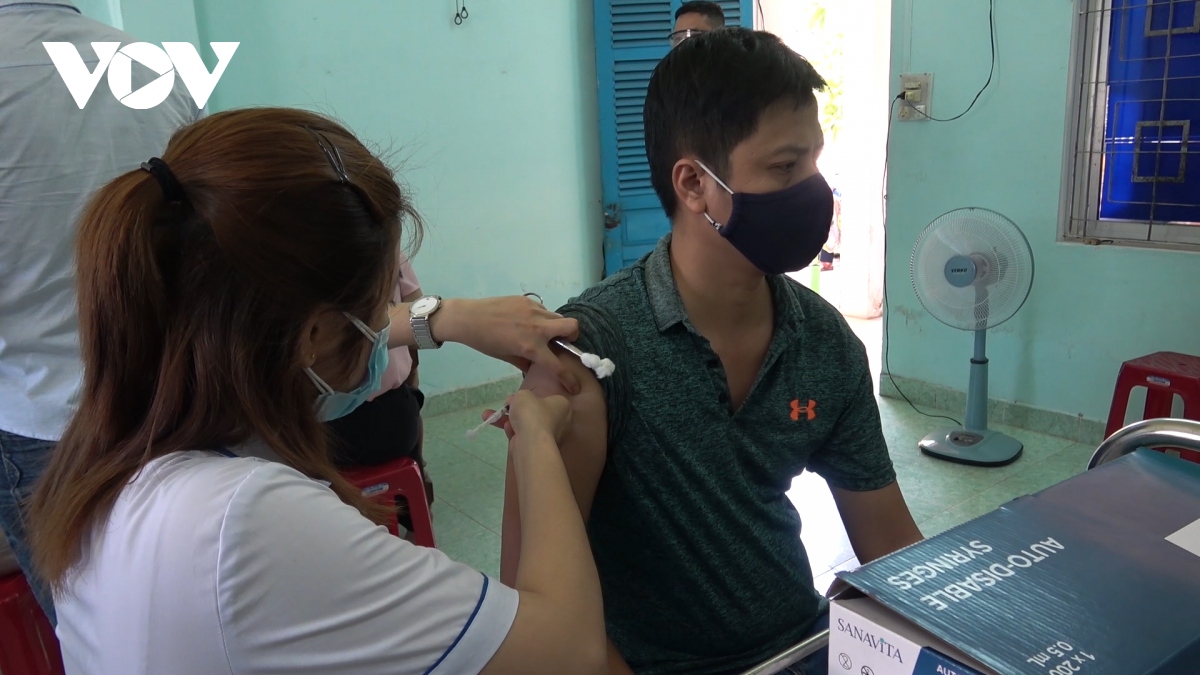 Quảng Nam dành vaccine cho lực lượng làm việc trong các cơ sở cách ly thu phí