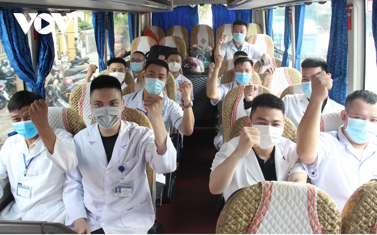 Lực lượng y tế, quân đội tiếp tục tăng cường hỗ trợ tâm dịch Bắc Ninh và Bắc Giang