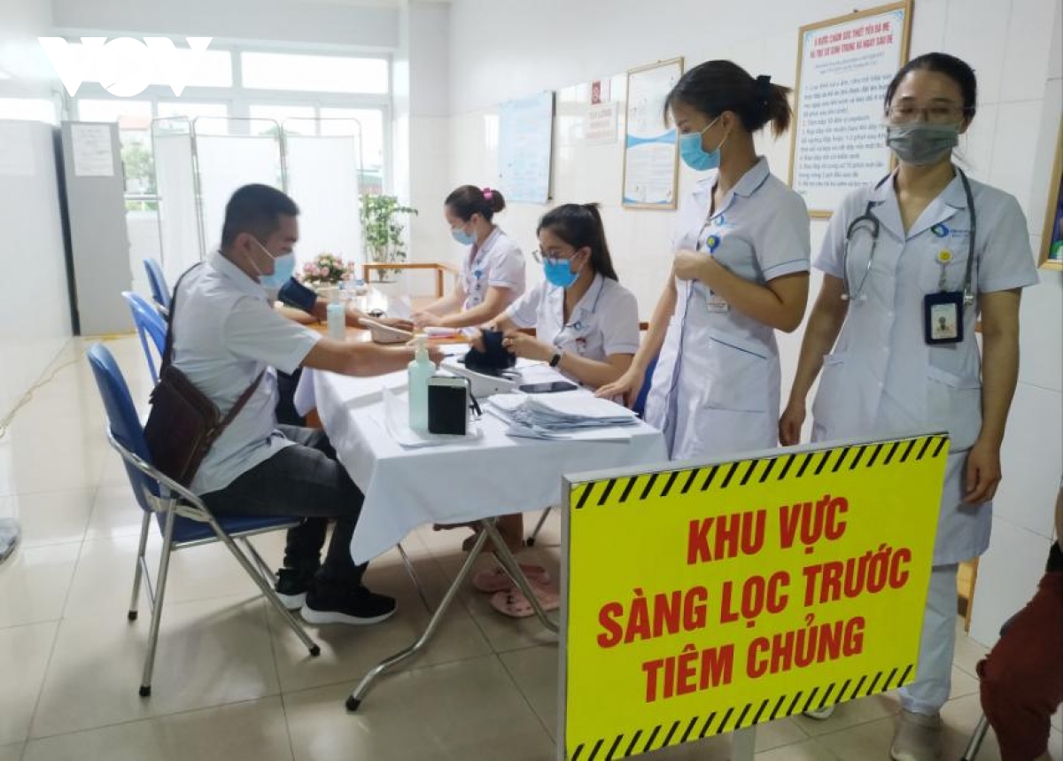 Gần 7.000 liều vaccine Covid-19 cho người lao động ngành du lịch Quảng Ninh