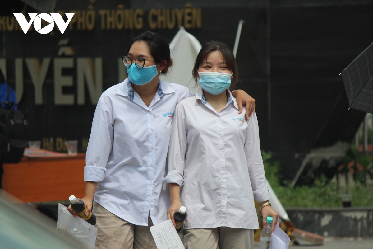 Nhìn lại những hình ảnh kì thi tốt nghiệp THPT giữa mùa Covid-19 tại Hà Nội