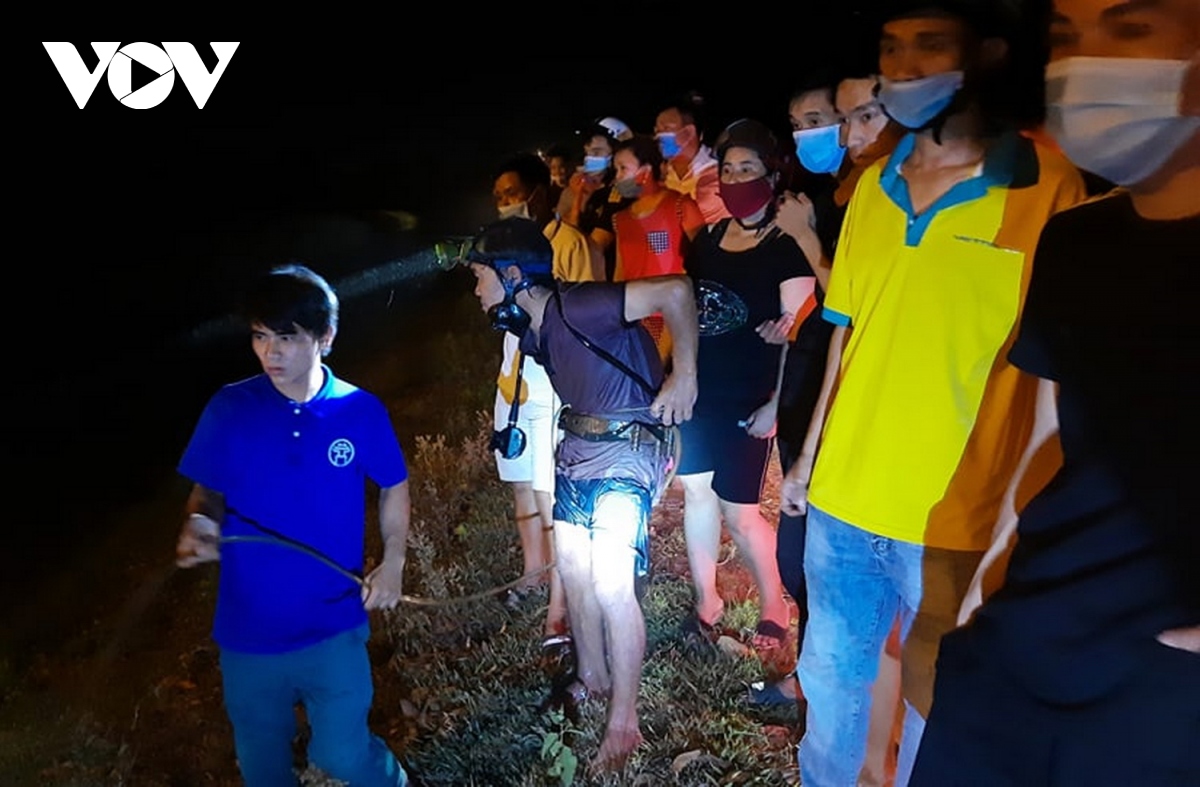 Quảng Trị: Xuyên đêm tìm kiếm cháu bé gặp nạn ở kênh thủy lợi 