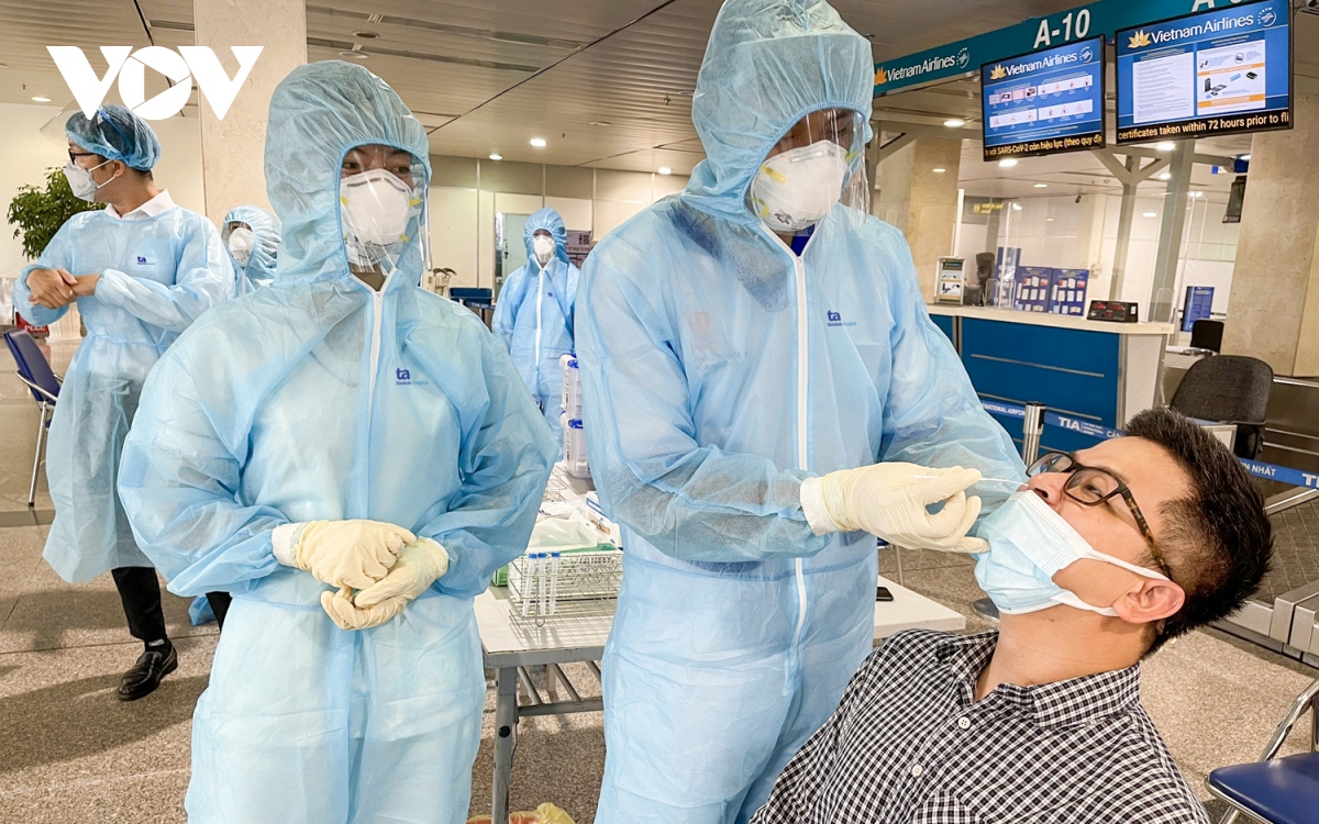 Triển khai dịch vụ xét nghiệm Covid-19 ở sân bay Tân Sơn Nhất